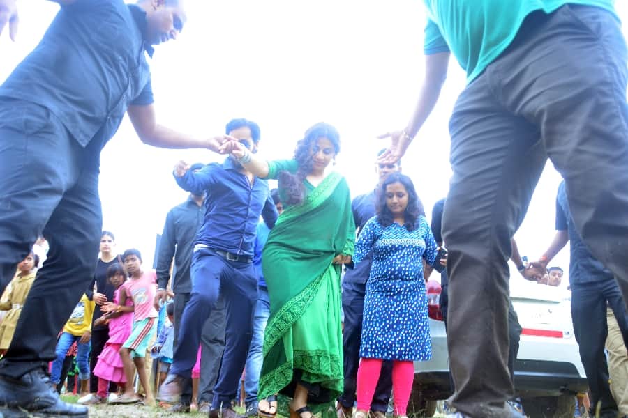 vidya balan visits primary school in lucknow