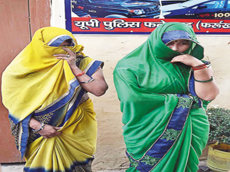 Two women were arrested, steals tops from bullion shop