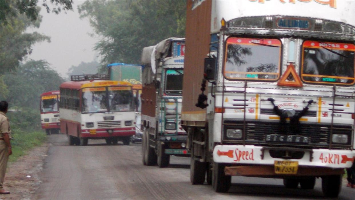 Three accidents in two and a half hours, cut off the legs of two drivers, many injured