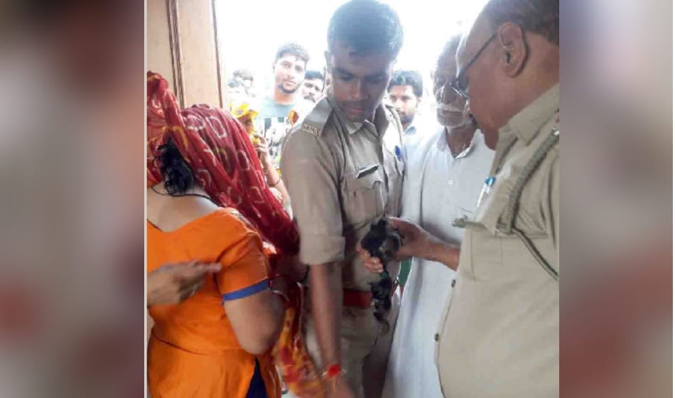 woman saw tantrik and a lady before chopping hair in greater noida 