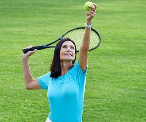 Carolyn Hartz gave up eating suger 28 years ago and now bet you can not guess her   right age