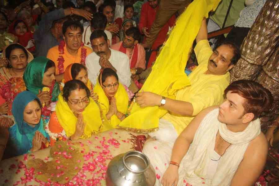 shivraj chauhan wife visited bankebihari temple vrindavan