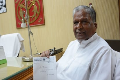 naresh agrawal was behind resignation of dr ashok vajpayee from samajwadi party.