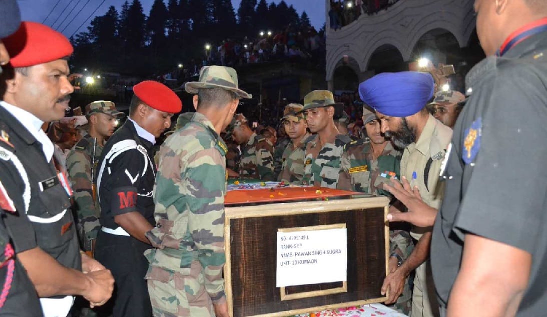 Slogans of pakistan muradabad in martyr pawan singh sugra Funeral in pithoragarh