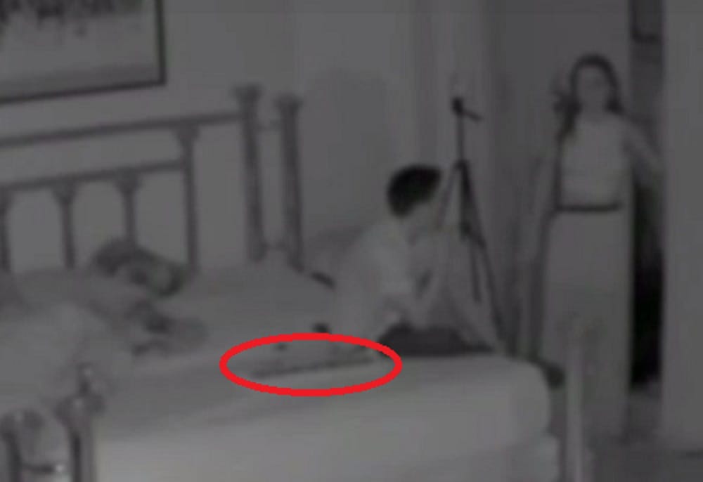 HAUNTED VIDEO RECORDED IN ROOM WHERE THREE FRIENDS WERE HANGING OUT