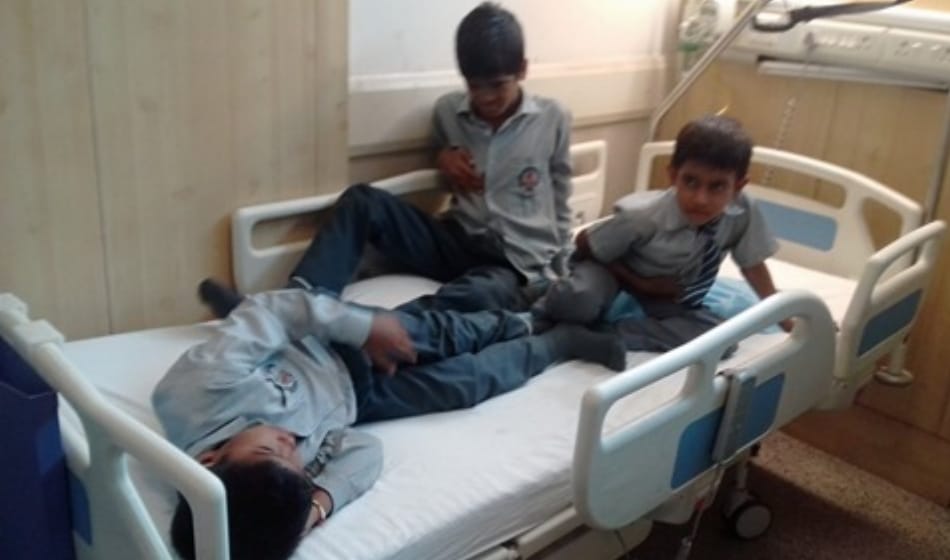 more than fifty students got ill after taking medicine in noida