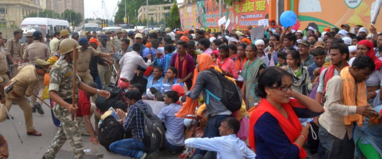 protest of b.ed TET 2011 candidates in lucknow