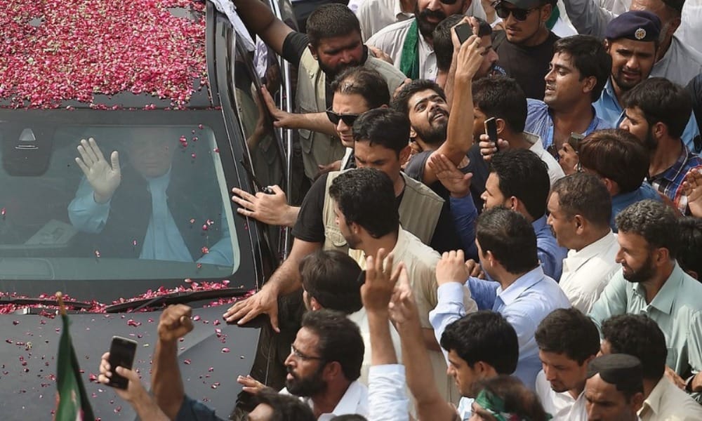Pakistan: Former PM nawaz Sharif started to roadshow for Power performance from Islamabad to Lahore