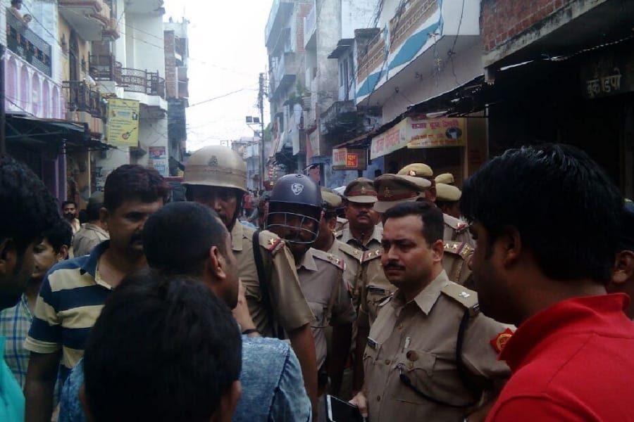 stone pelting and firing on eve teasing in Lucknow.