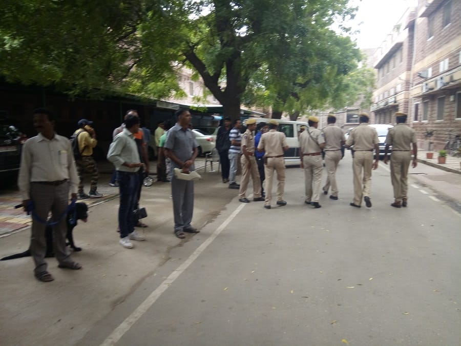 Bullet threatens to blow up the High Court
