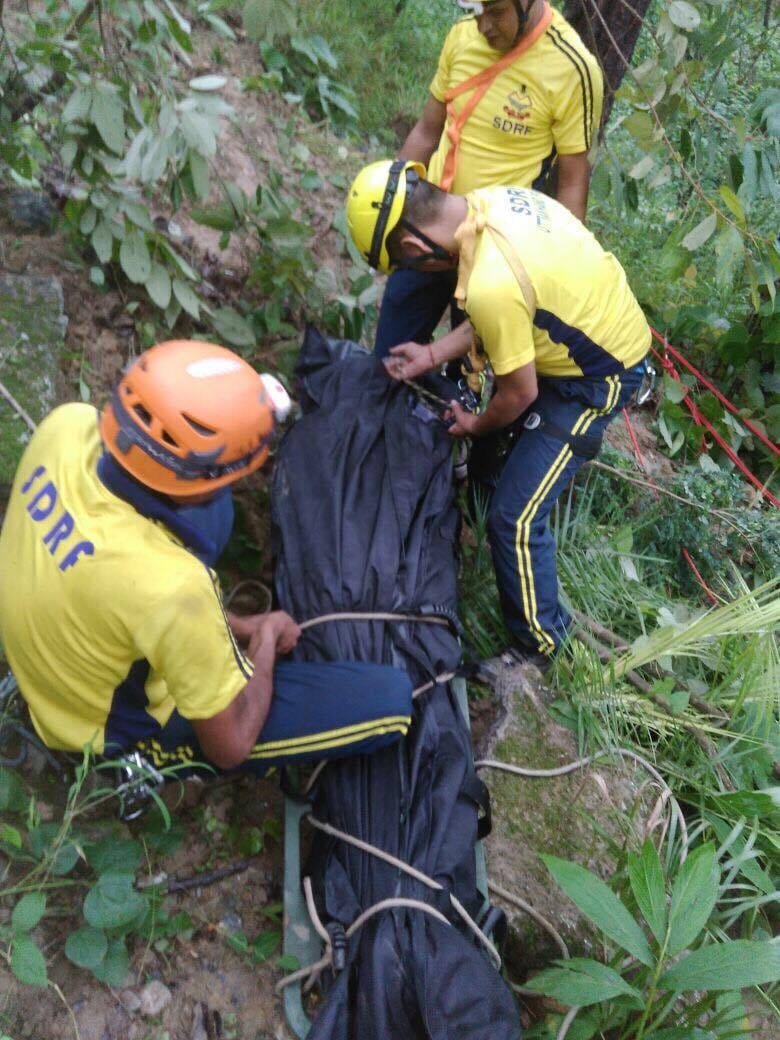 Scorpio fell into ditch at mussoorie