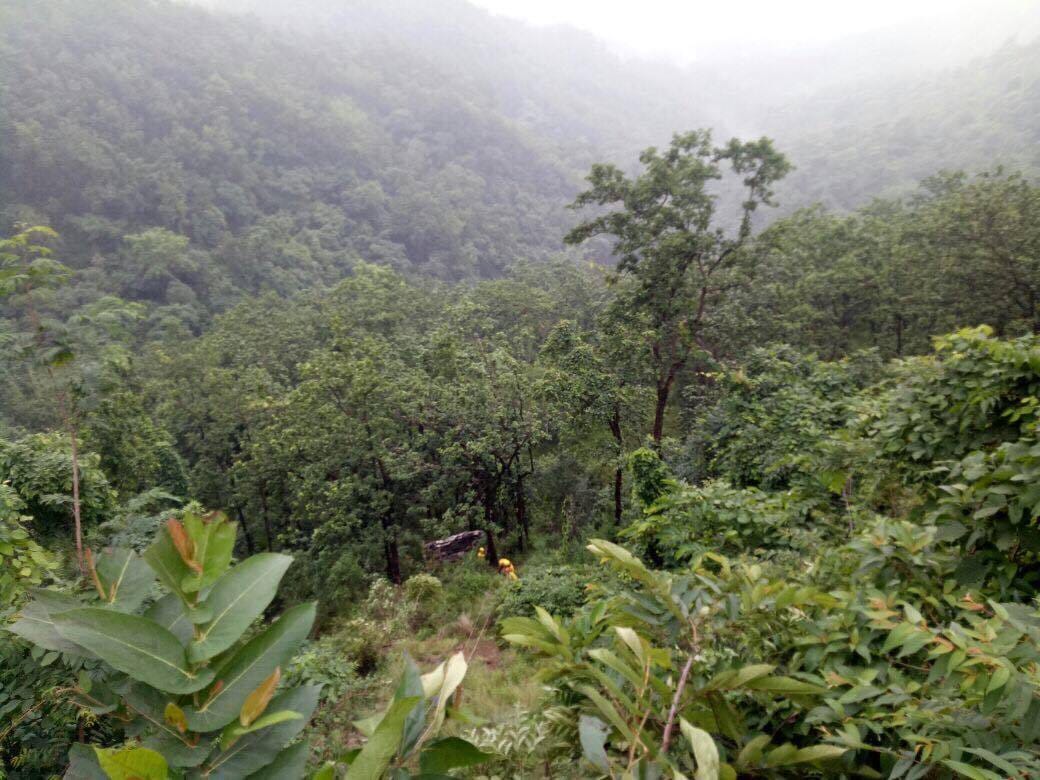 Scorpio fell into ditch at mussoorie