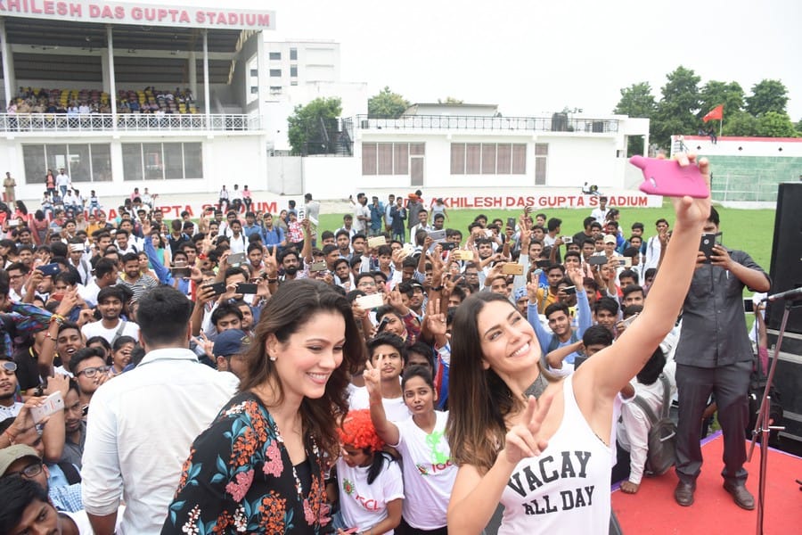 actress valucha disuja and bruna abdullah given her presentation in lucknow