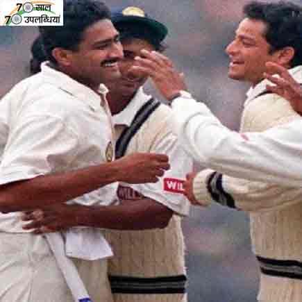 Anil kumble took 10 wickets against pakistan in kotla test 