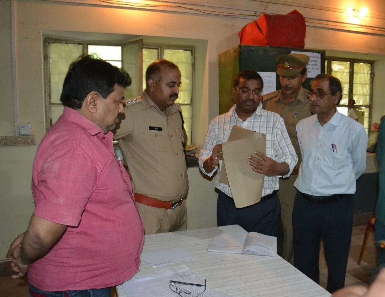 एआरटीओ कार्यालय पर प्रशासन का छापा