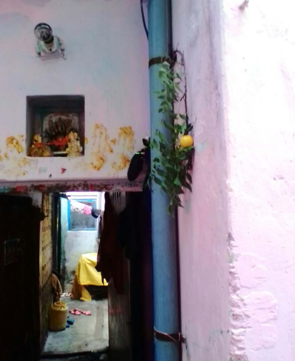 varanasi people applying these type of drips for avoid chotikatwa