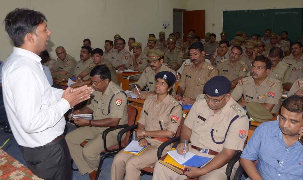 cyber crime schooling in bhu for police officers