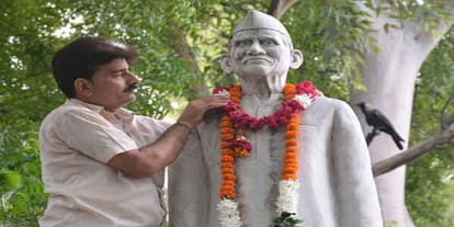 vijayi vishwa tiranga pyara song writer shyam lal gupta story