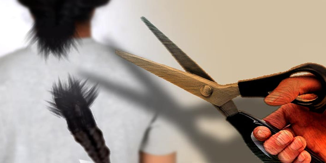hair chopping of a women at chitrakoot 
