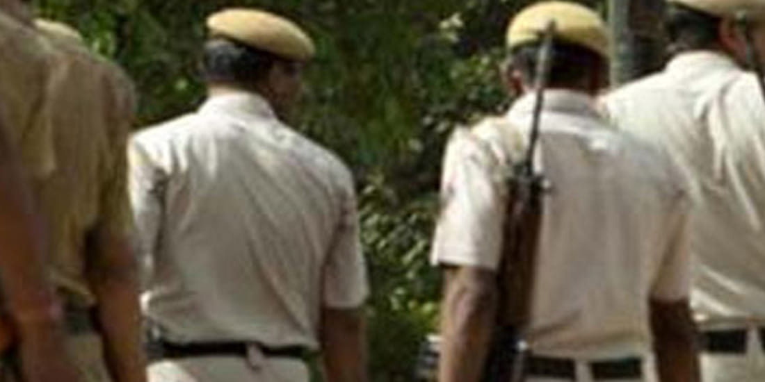 woman brutally murdered leave naked body without head in forest