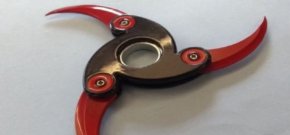This toy is dangerous for child, does not fit on safety standards