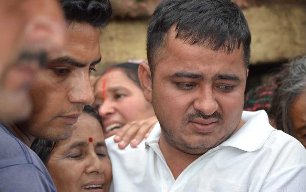 martyr pawan singh sugra funeral in pithoragarh