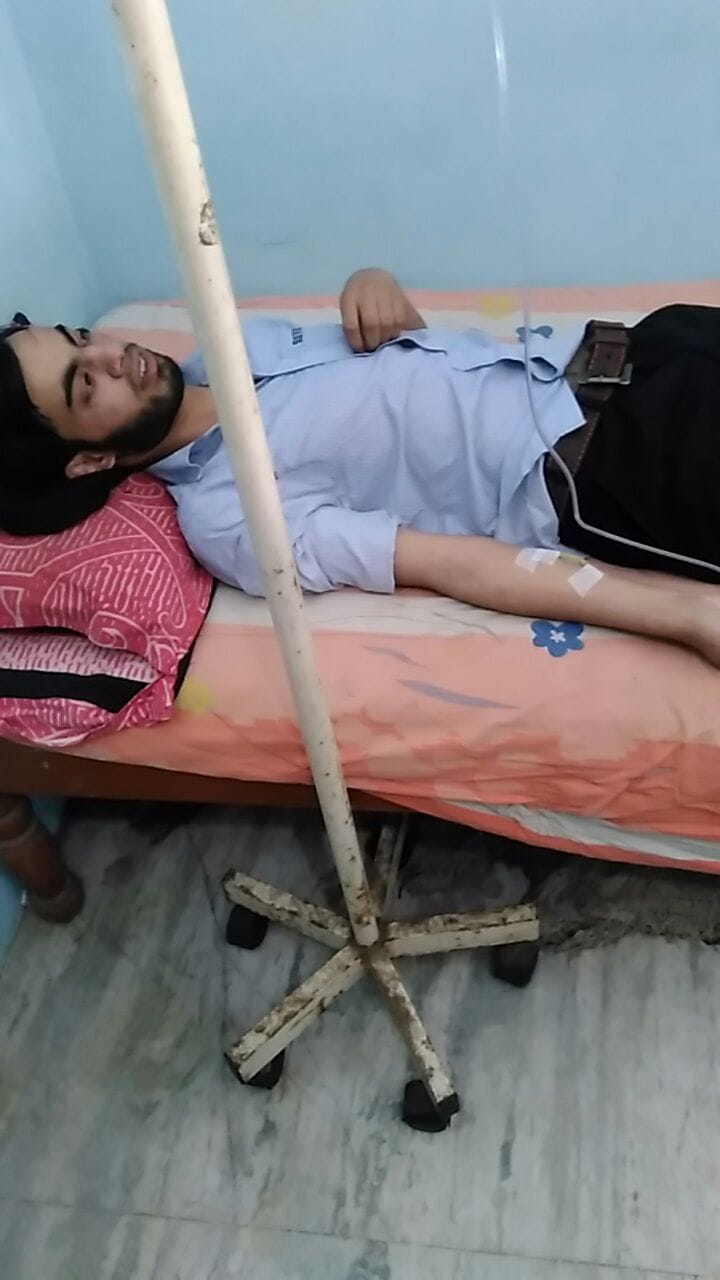 JAMMU KASHMIR STUDENTS out of hostel 