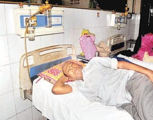 patient life remain in danger as he did not fet oxygen in district hospital