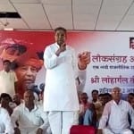 सीकर में जनसभा को संबोधित करते भाजपा के बागी नेता घनश्याम तिवाड़ी