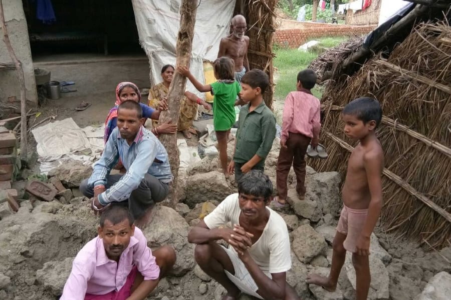 four kids died because of wall collapsed in sitapur.