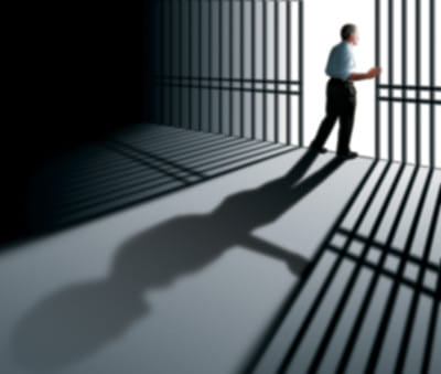 no finger and footprints were taken of a murderer court released accused after 32 years 