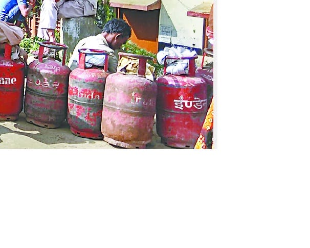 Tanakpur-Lonavasa crisis in Karnataka, consumer distress