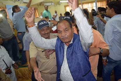 two mla fight during public hearing in pithoragarh