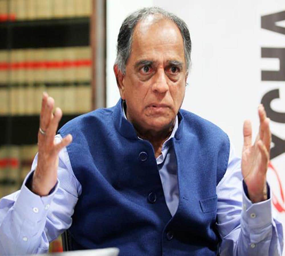 pahlaj nihalani accused akshay kumar endorsing pan masala