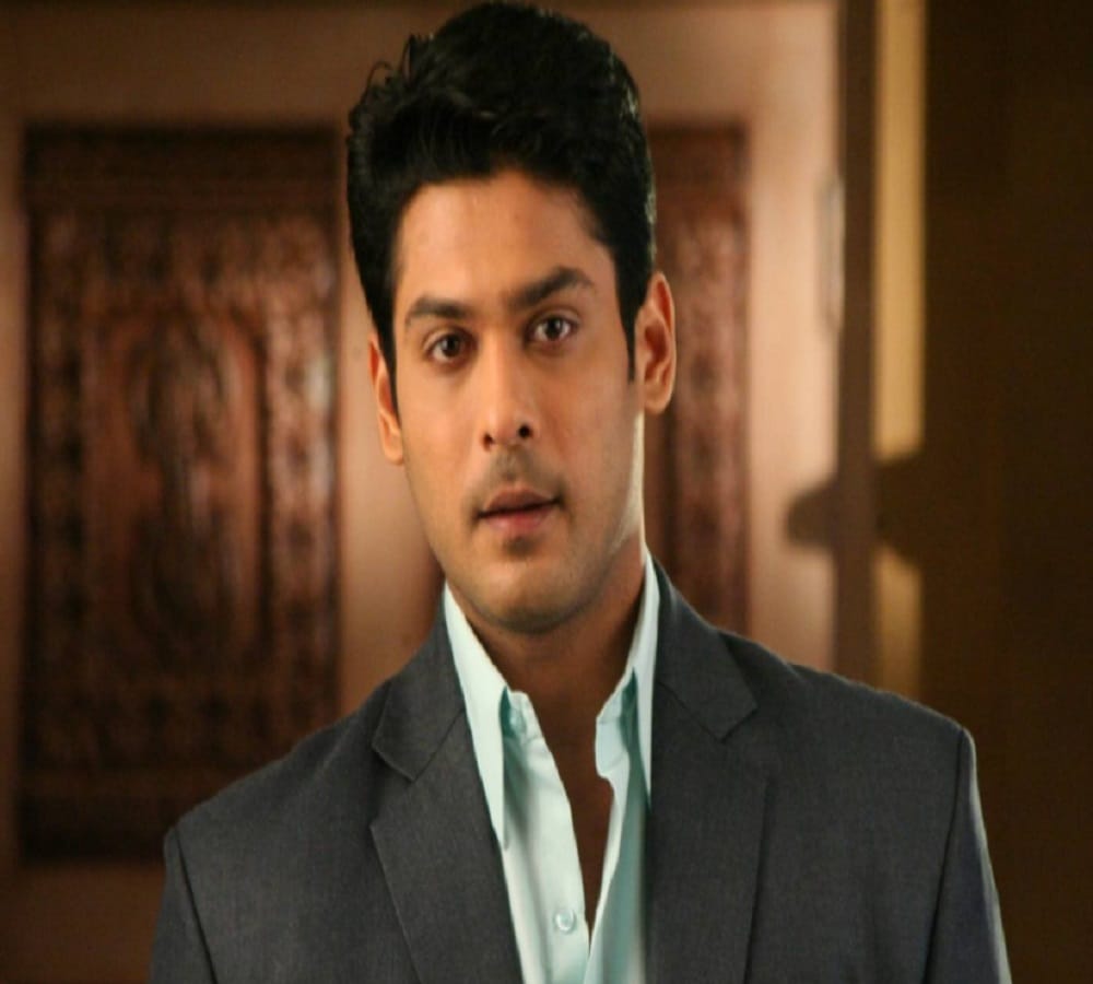 sidharth shukla booked for car crash driving bmw