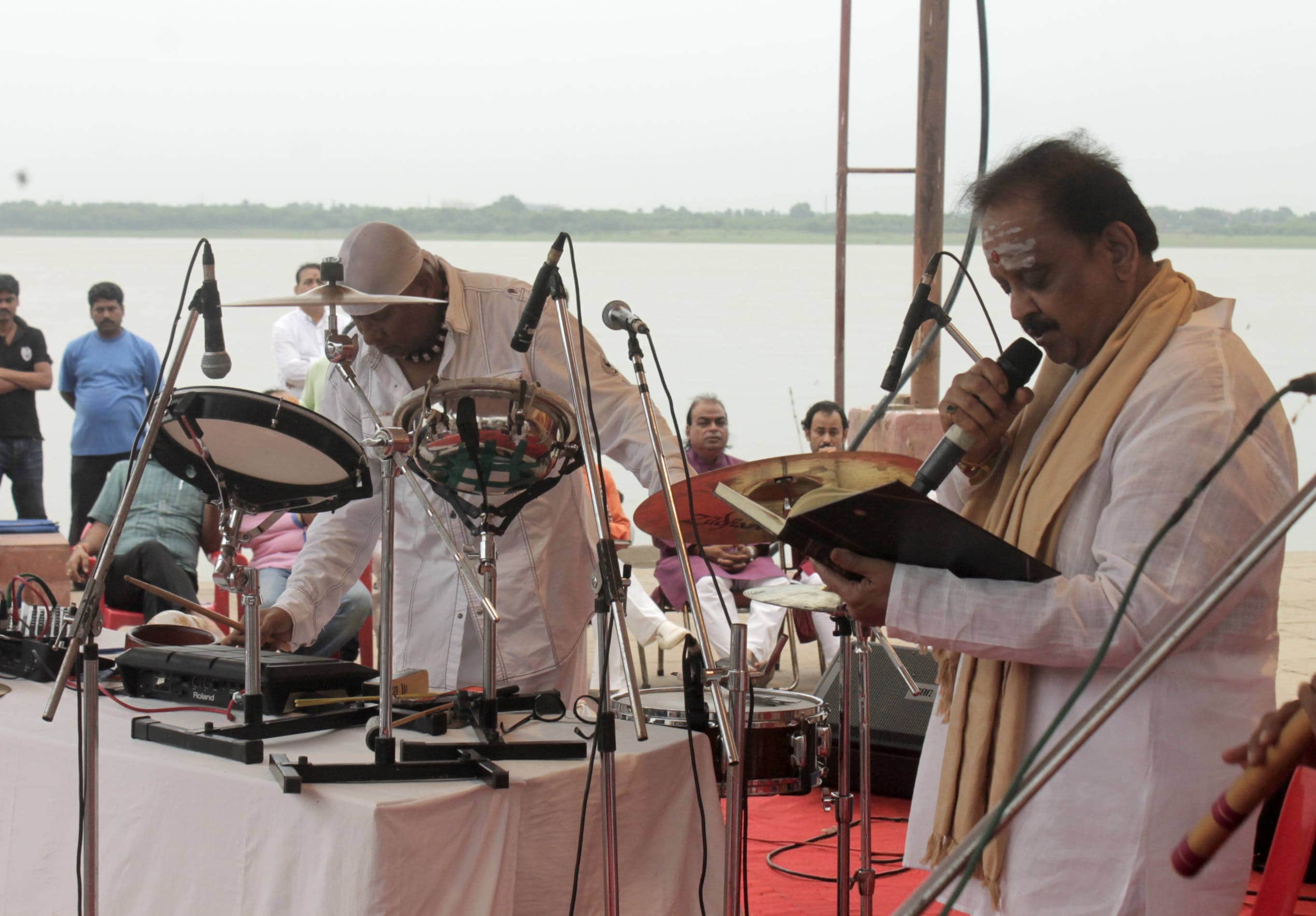 SP balasubramaniam passed away know about legendary singer