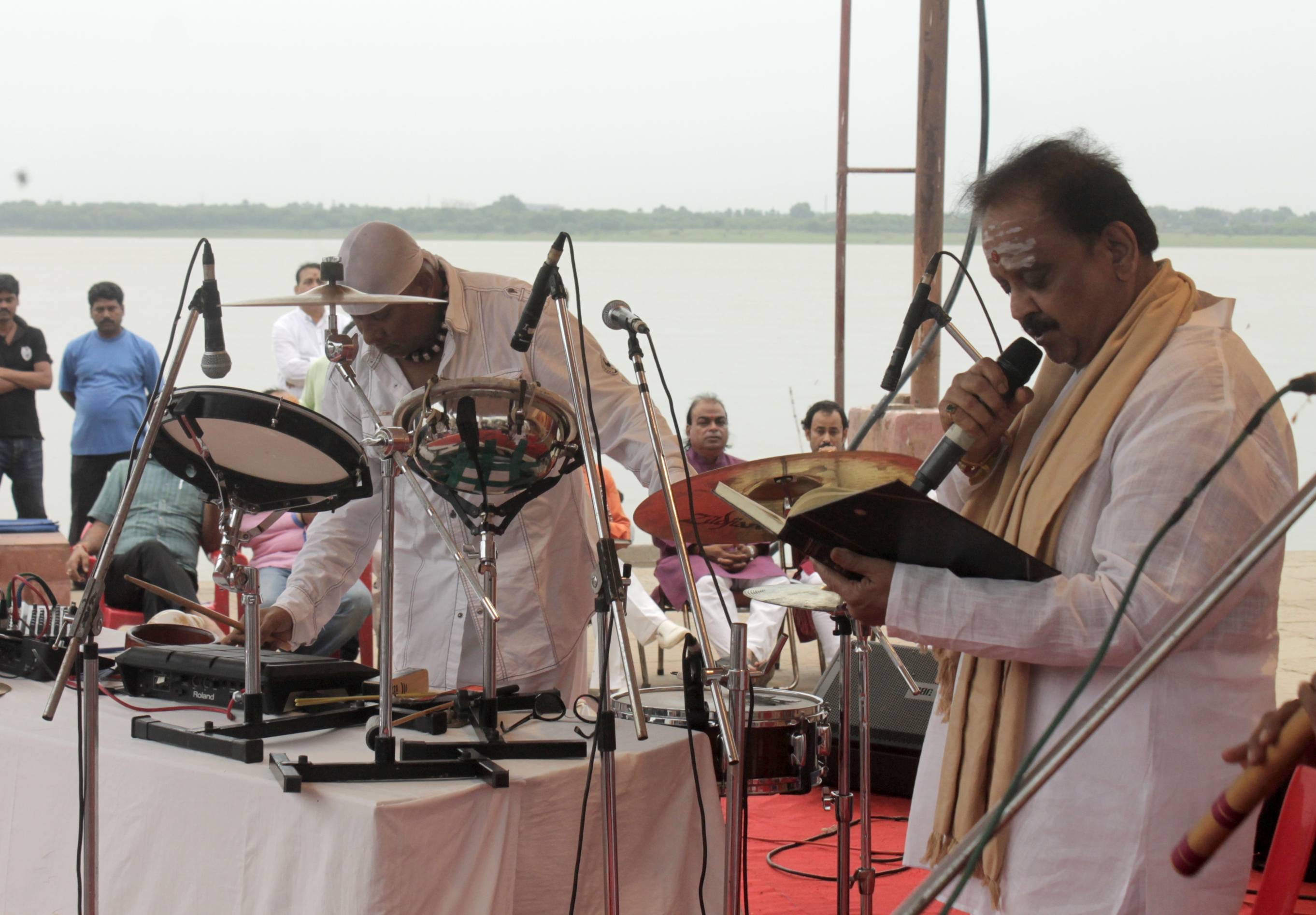 SP balasubramaniam passed away know about legendary singer