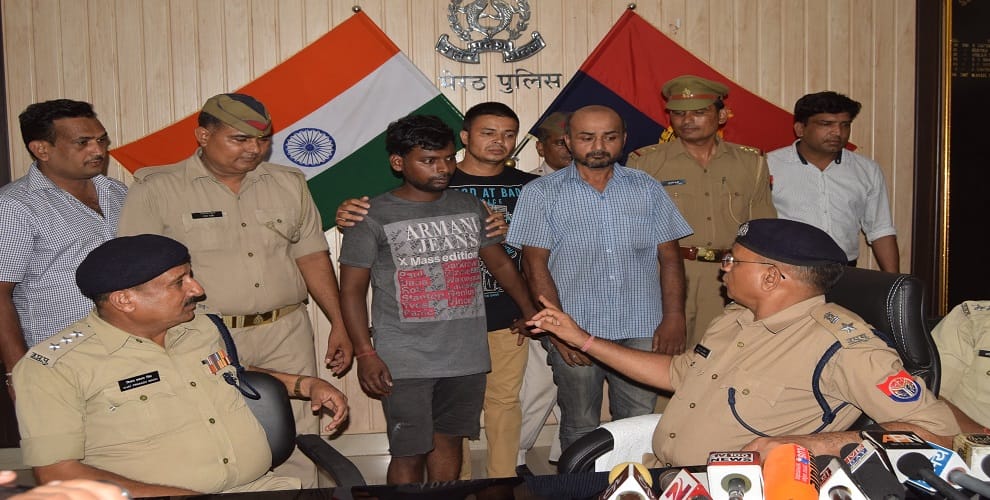 Mother was abducted in film style, crores of property