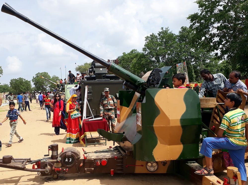 Army Exhibition, children thrilled