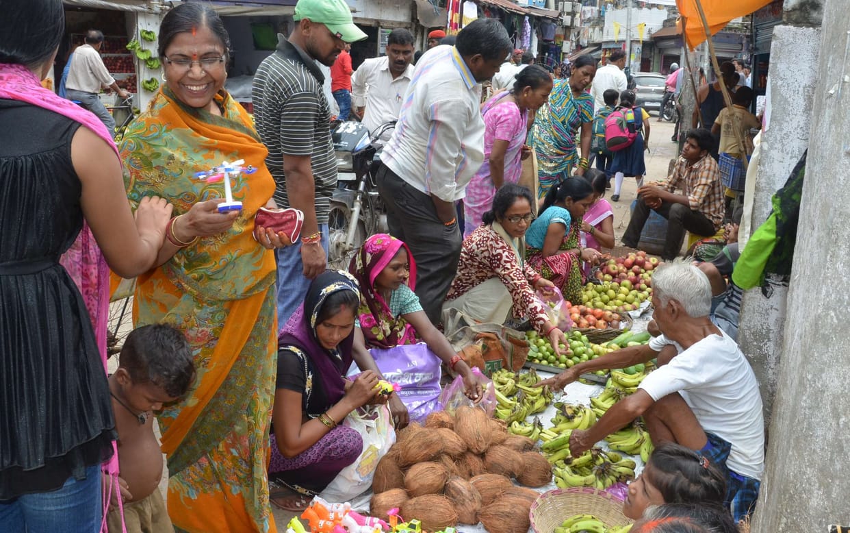 Women's shopping at Lalhi Chhath festival