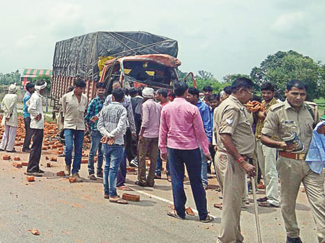 dcm and tractor collision, 2 driver died