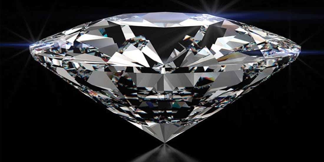 Every eye attracte by dancing diamond