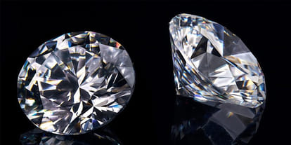 Every eye attracte by dancing diamond