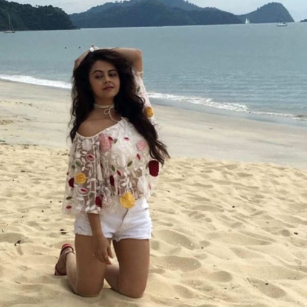 Dhinchak Pooja Nia Sharma Devoleena Bhatacharjee ready for salman khan host bigg boss season 11