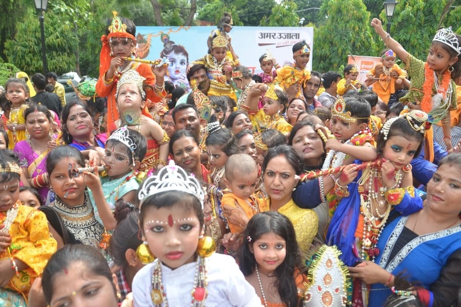 Pics of Ghar Ghar Kanha in amar ujala in Lucknow.