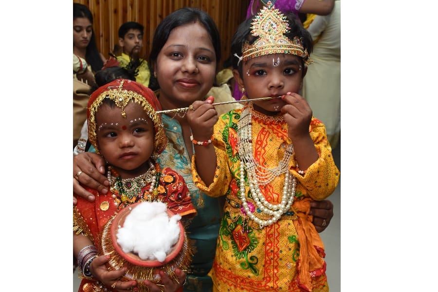 Pics of Ghar Ghar Kanha in amar ujala in Lucknow2.