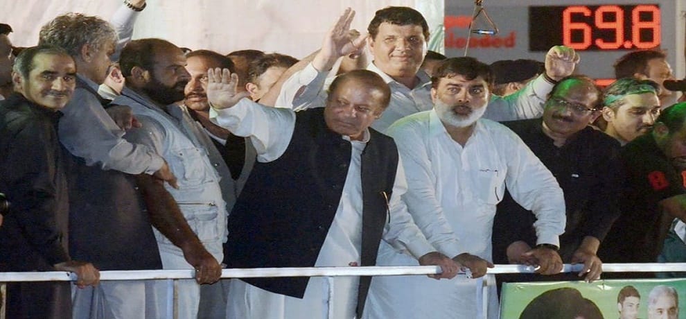 Nawaz Sharif riles up Lahore crowd for revolution promises new programme