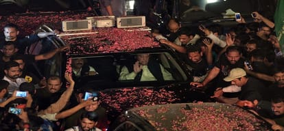 Nawaz Sharif riles up Lahore crowd for revolution promises new programme