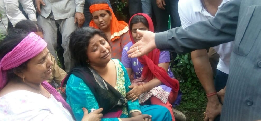 himachal mandi landslide 50 feared dead