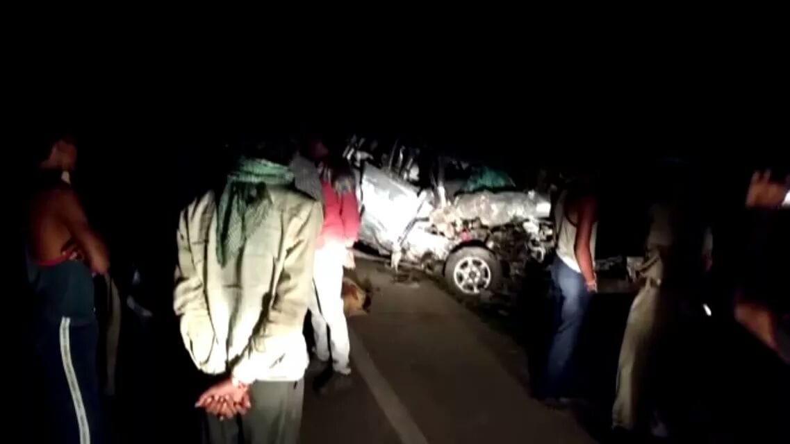 6 person died belongs to same family in tragic road accident in chittaurgarh